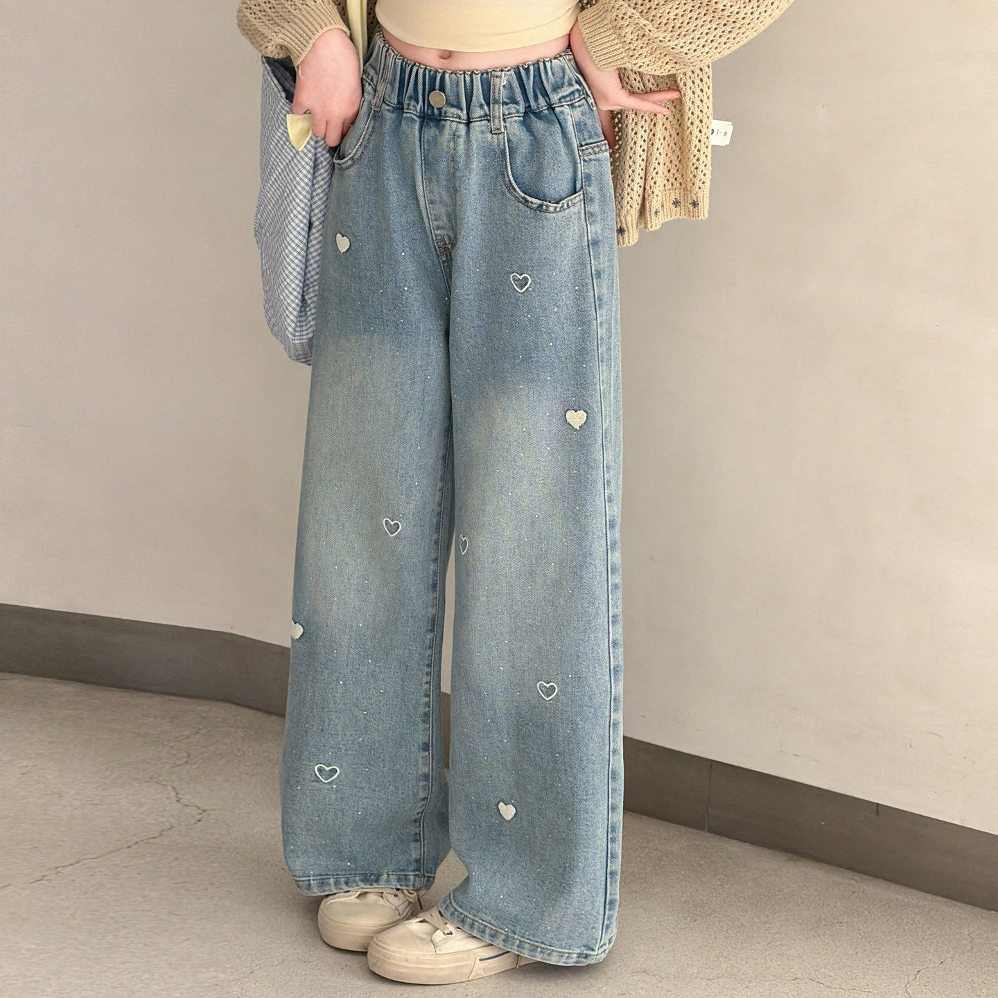 2026春装窄版款春季休闲女童牛仔裤新款春秋中大童直筒宽裤子