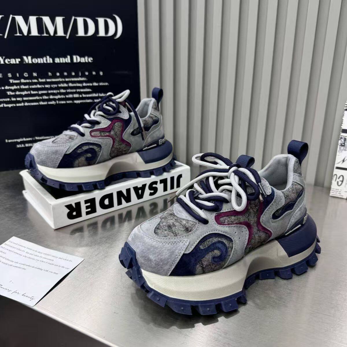 2026春秋季新款透气百搭时尚厚底防滑休闲轻便阿甘运动鞋老爹鞋女