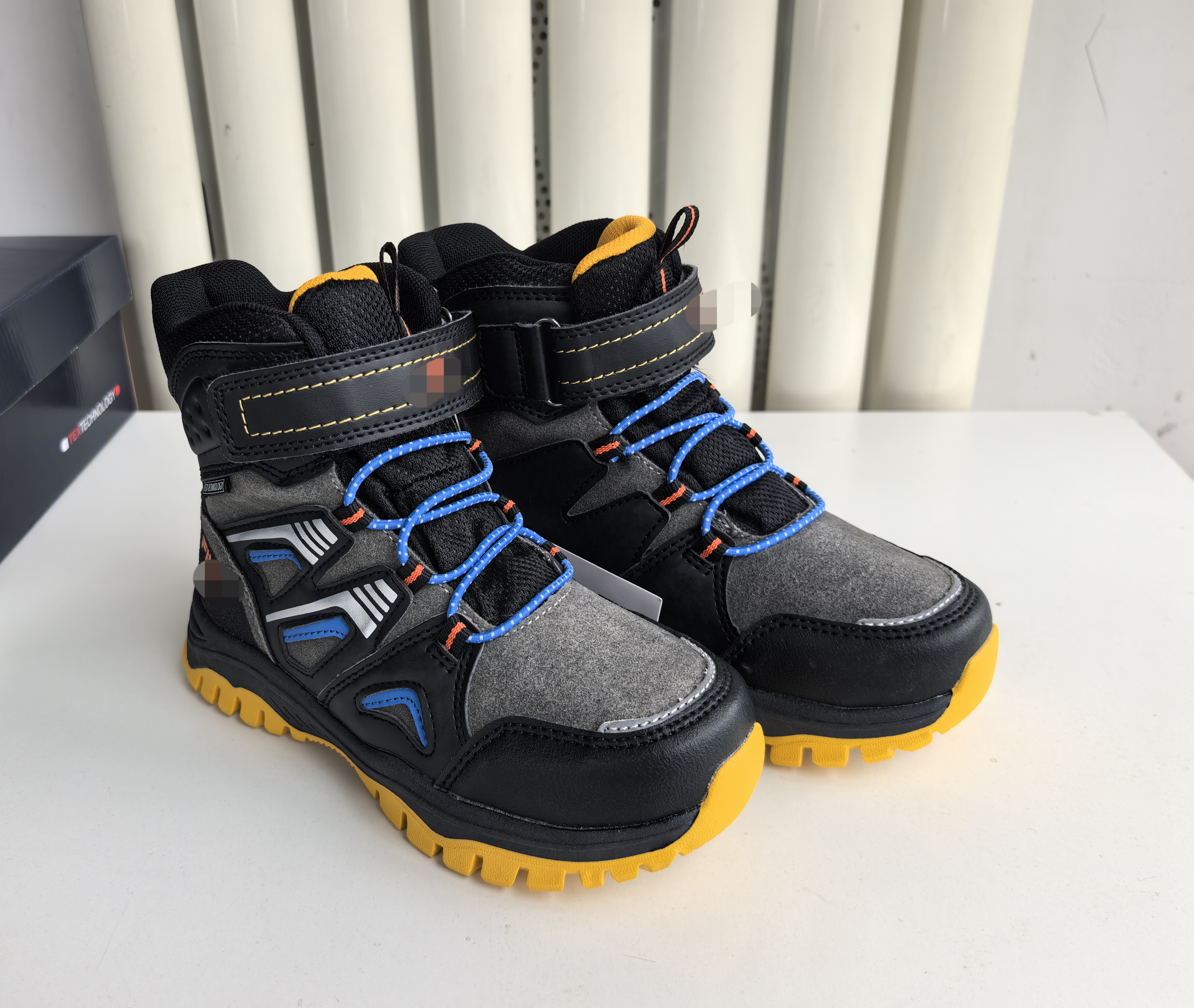 外贸原单儿童户外防水登山鞋徒步鞋 薄棉鞋防水防寒保暖防滑