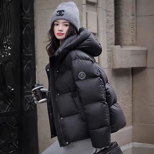 鸭鸭羽绒服女冬季2025新款今年流行爆款轻薄保暖白鸭绒连帽外套