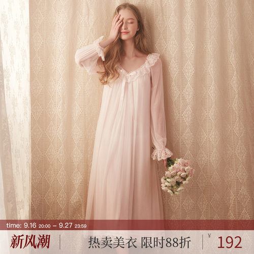 女士蕾丝薄款复古风长裙家居服