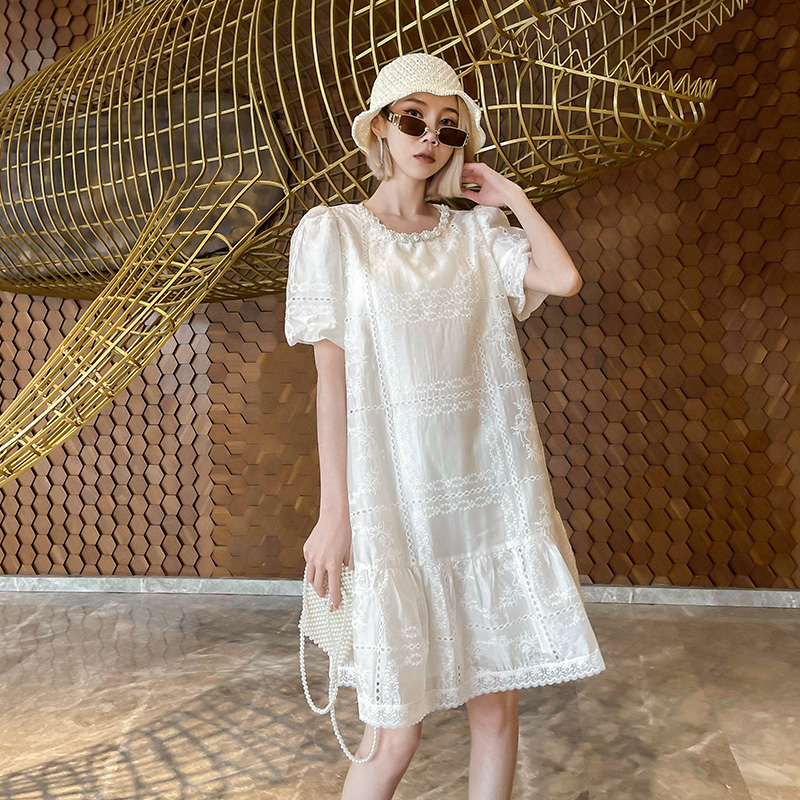 A字裙纯色米白珍珠连衣裙