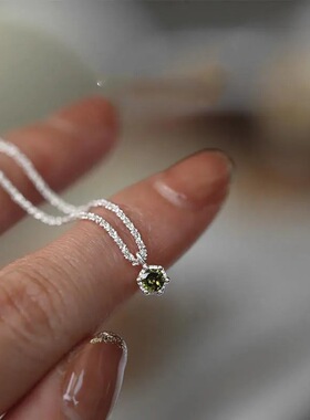 复古风橄榄绿色迷你吊坠项链女闪钻小众设计简约气质百搭锁骨链