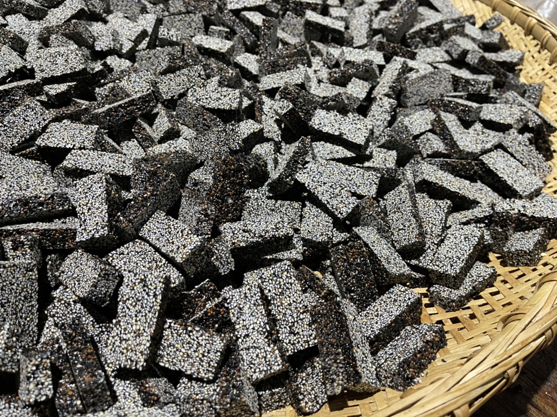 黑芝麻紫苏糖 （纯麦芽糖做的）