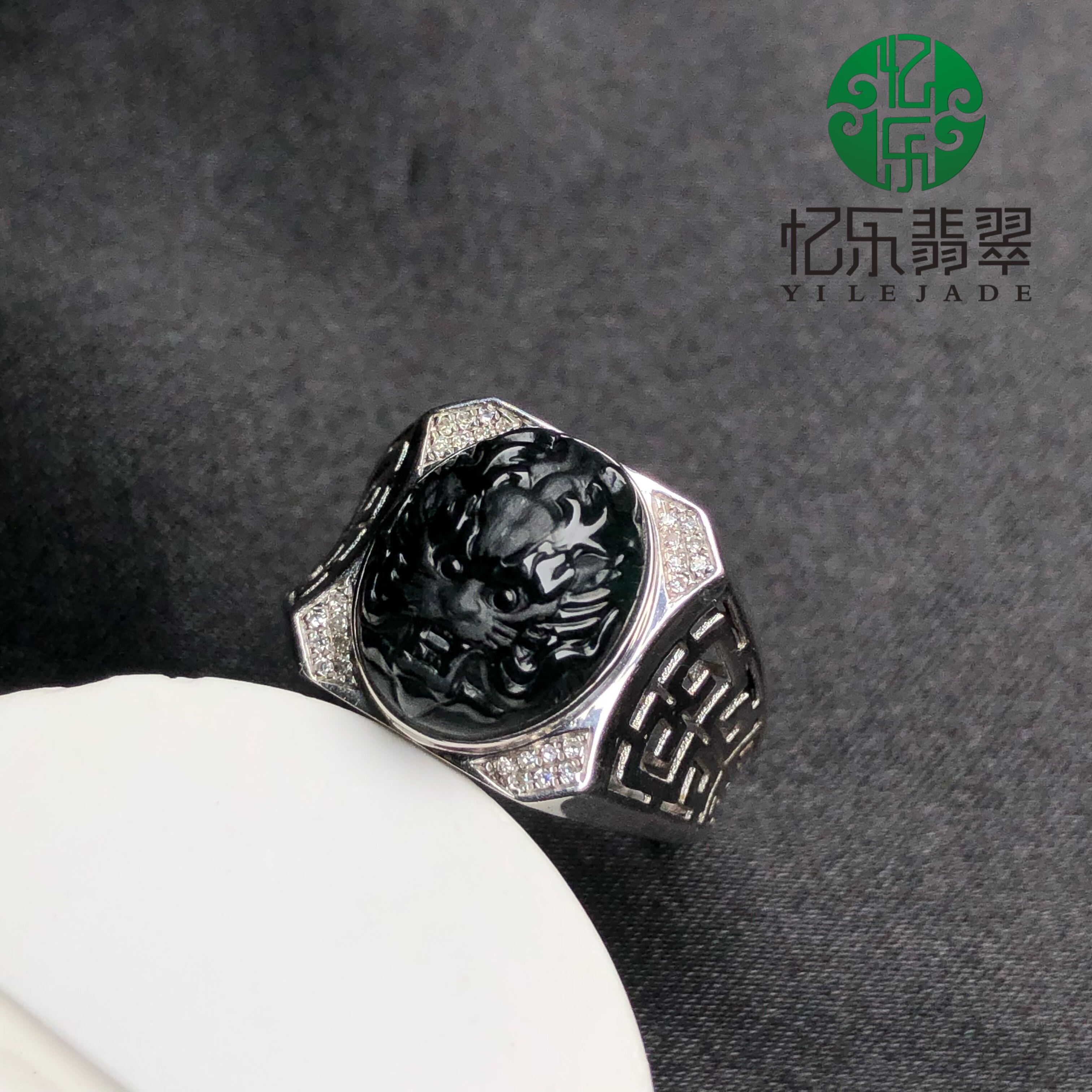 缅甸天然A货翡翠墨翠龙头戒指18k金镶嵌龙头男戒送长辈礼物首选