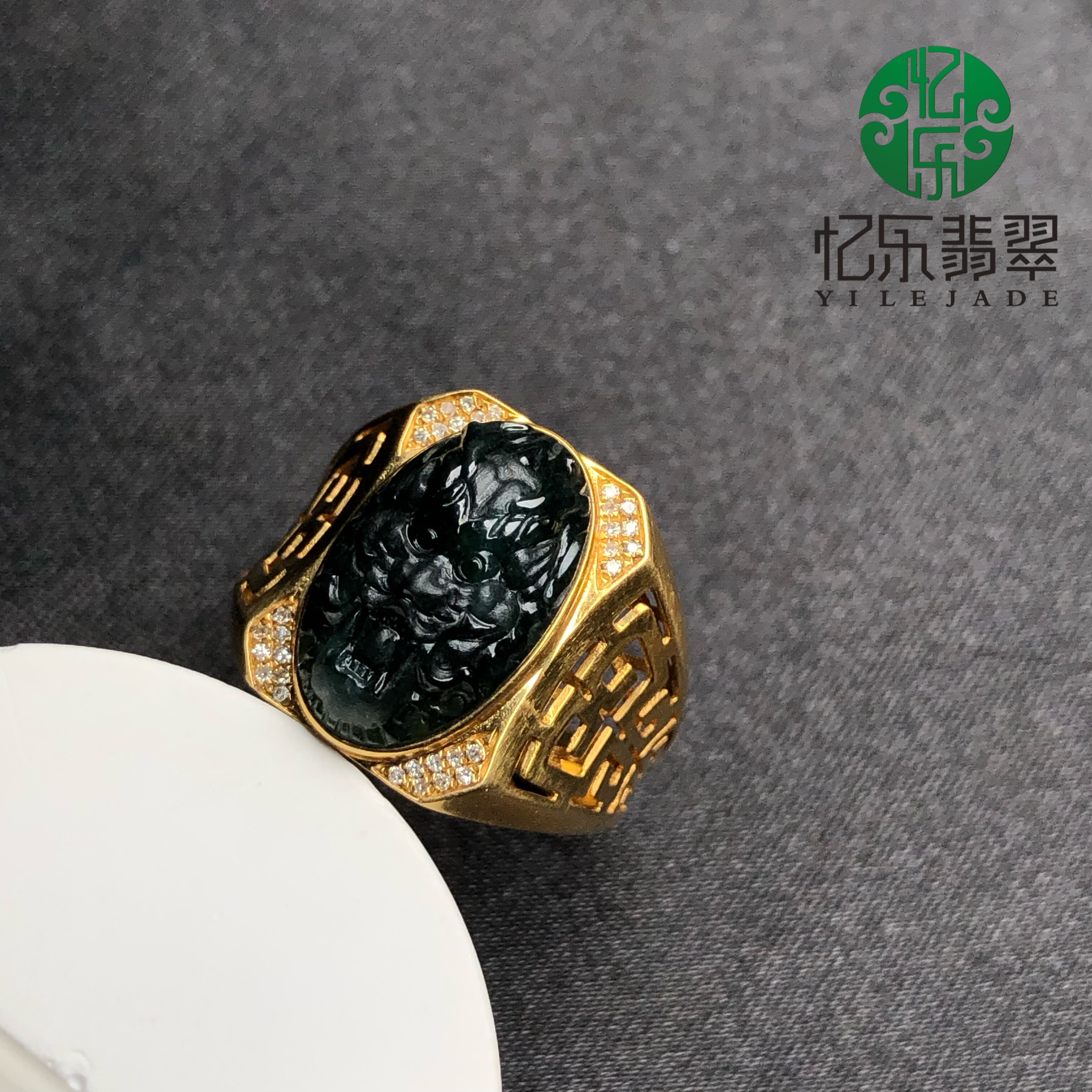 缅甸天然A货翡翠墨翠龙头戒指18k金镶嵌龙头男戒戒指送礼首选