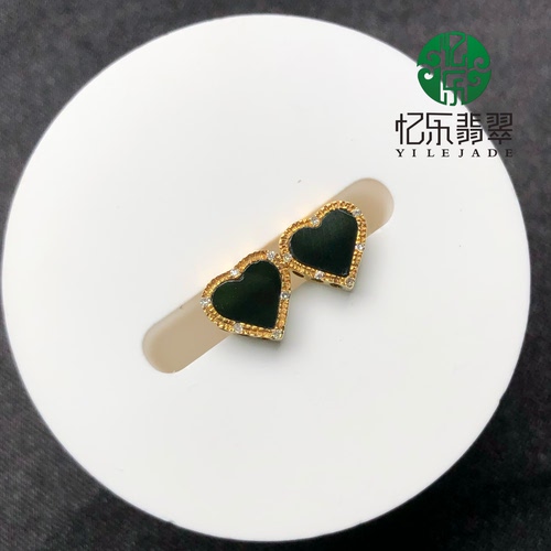 缅甸天然A货翡翠墨翠爱心耳钉高品质墨翠爱心耳钉18k黄金镶嵌带钻