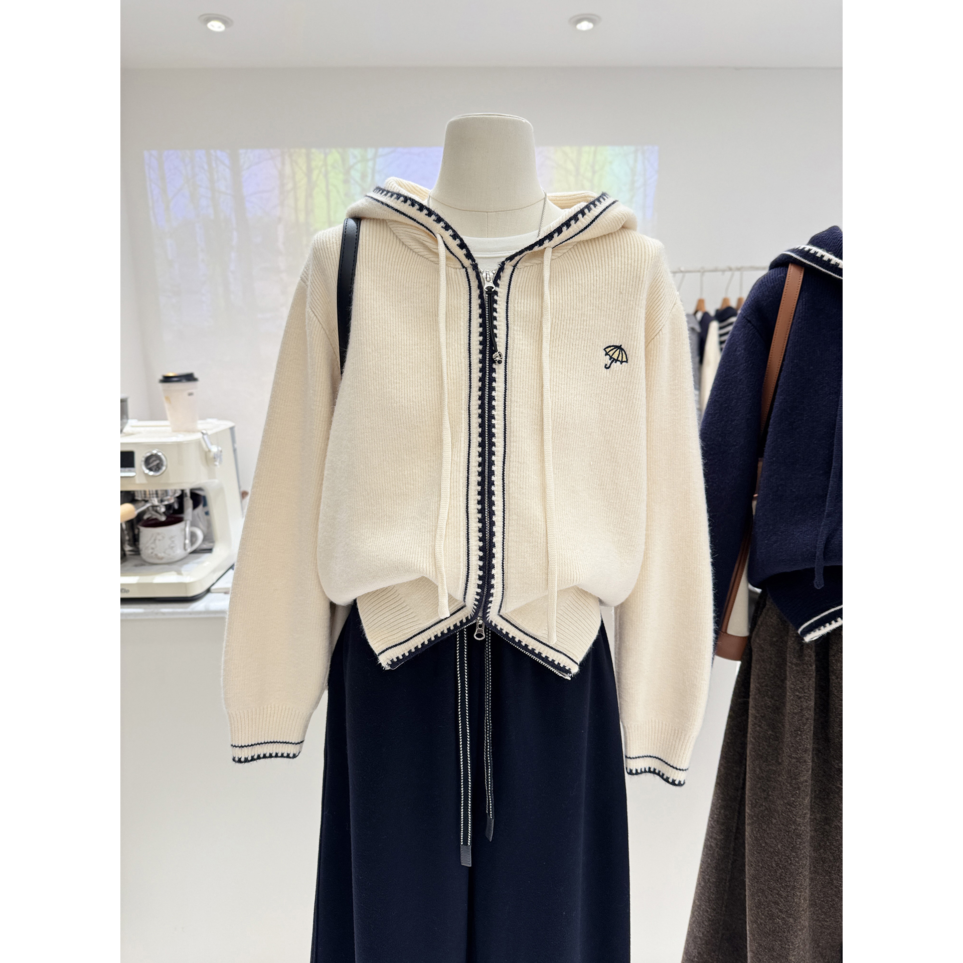 韩系百搭精致刺绣宽松毛衣连帽