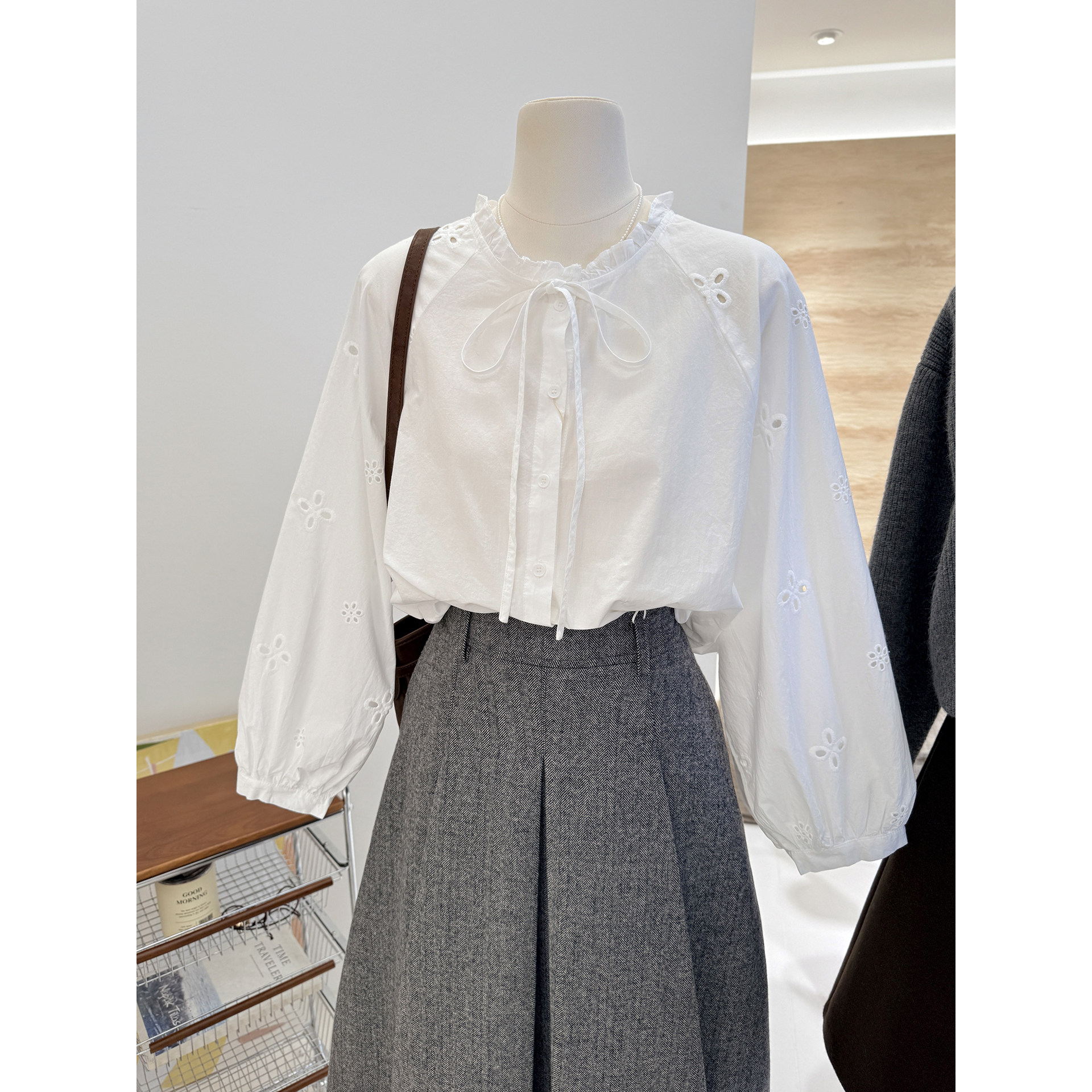 法式温柔风白色刺绣衬衫女长袖宽松显瘦插肩蕾丝领开衫上衣衬衣,女装/女士精品,衬衫,淘宝优惠券,粉丝福利购,淘宝优惠卷