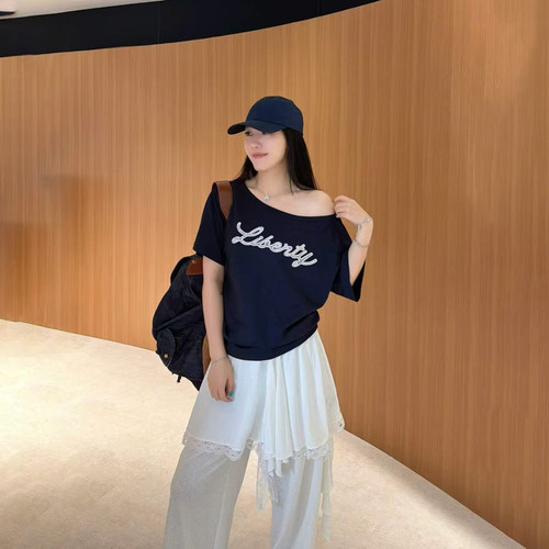 FeiFei高端定制 夏季美式百搭斜肩T恤字母烫钻宽松显瘦短袖上衣女