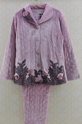 秋鹿睡衣轻柔丝绒立体花朵夹棉袄