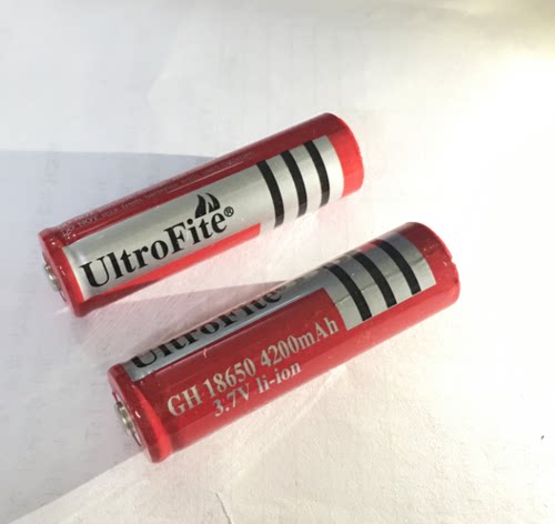 2节18650锂电池4200毫安3.7V强光手电筒充电电池头灯锂电池