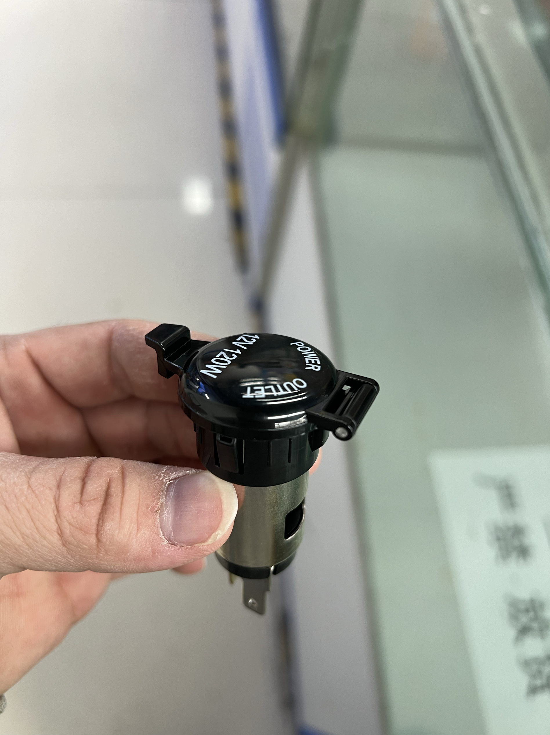 不点烟充电120W汽车插座点烟器电源大货车客车取电母座改装通用
