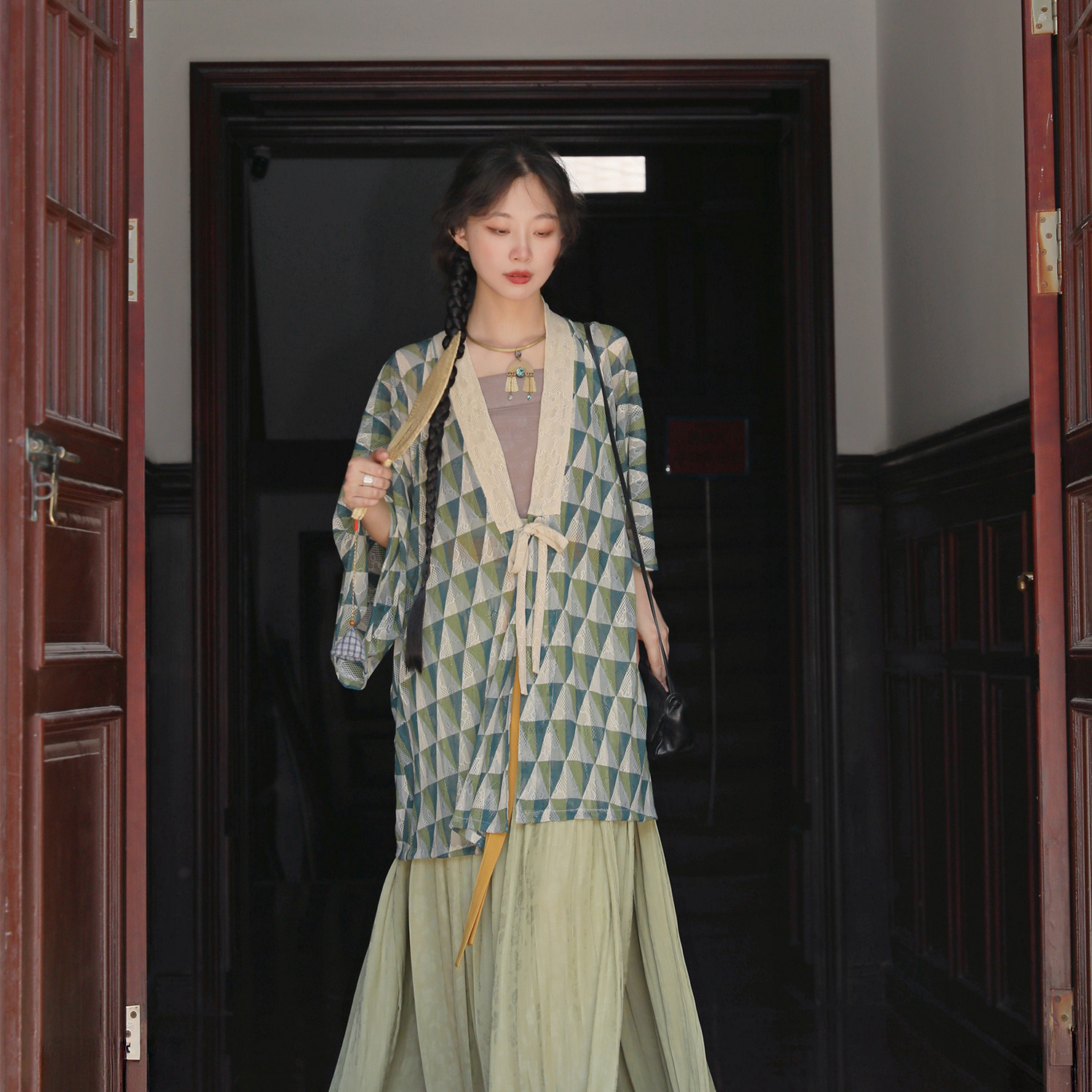 谜阿凰【云蓝貉袖】明制汉服格纹蕾丝上衣轻薄透气日常国风女夏款