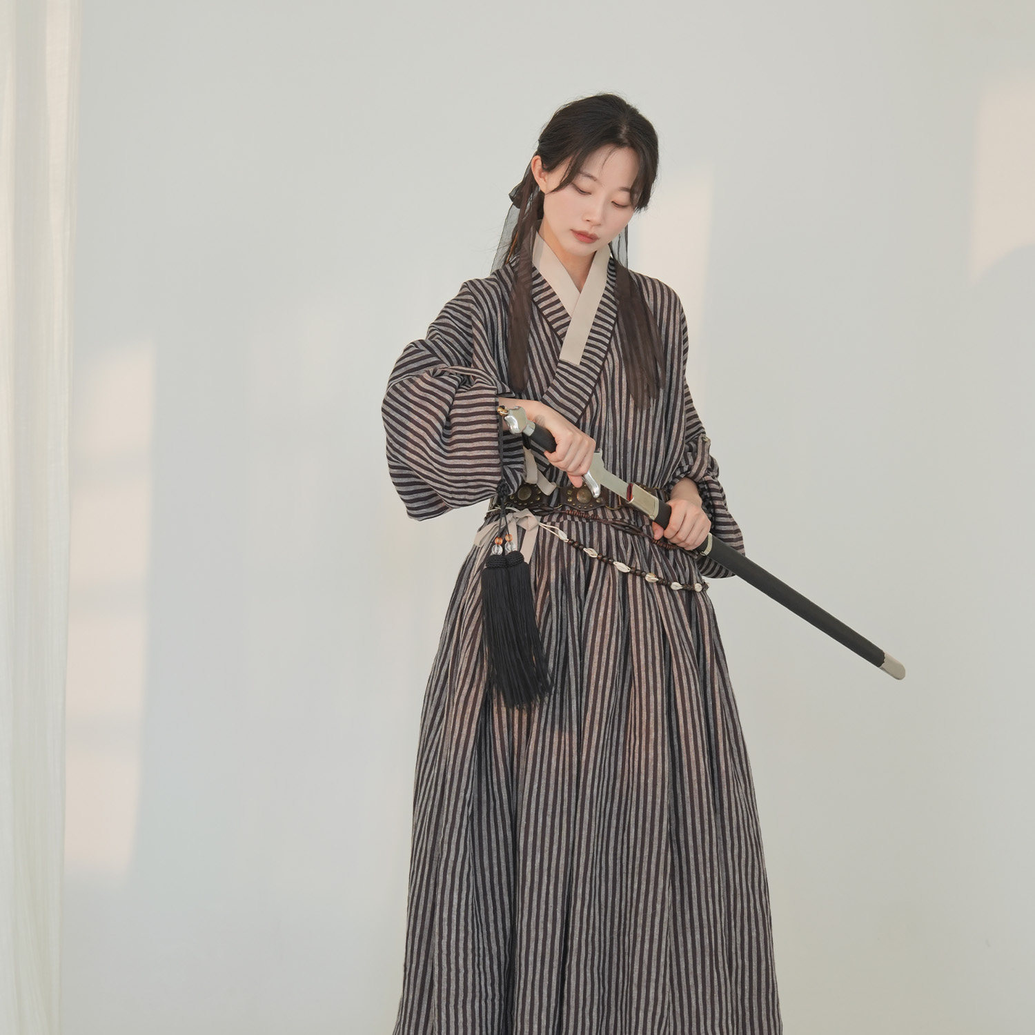 谜阿凰【洵境贴里】明制亚麻宽袖条纹交领右衽女款古风连衣裙汉服