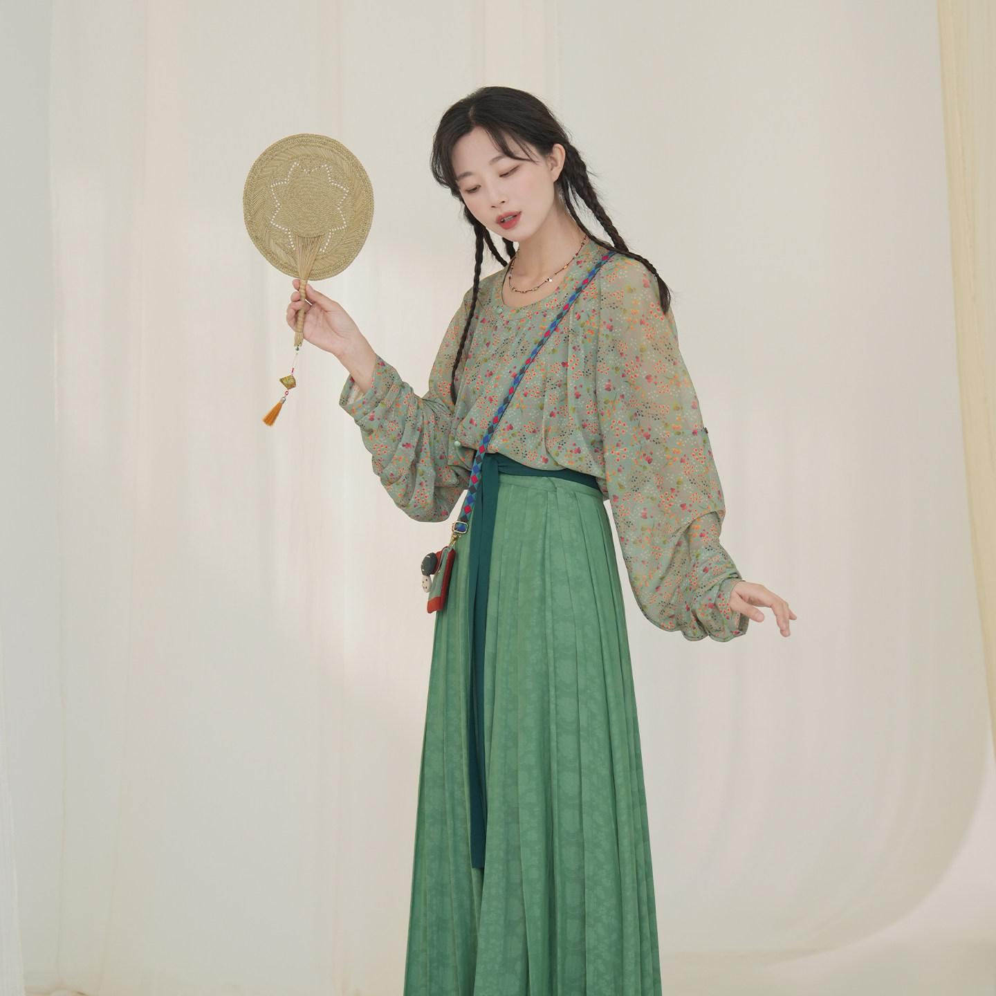 谜阿凰原创汉服半身裙仿花罗日常图片