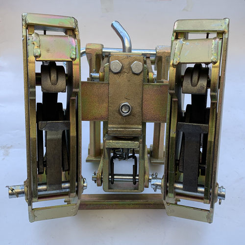 叉车油桶夹具鹰嘴配件上下钩弹簧