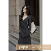 夕蒙2026新款 春秋时尚 显瘦裙子高级设计感独特别致小众v领连衣裙