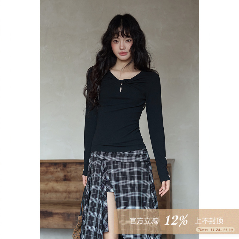 夕蒙2025新款秋韩系高级感chic别致上衣气质漂亮小众黑色修身t恤