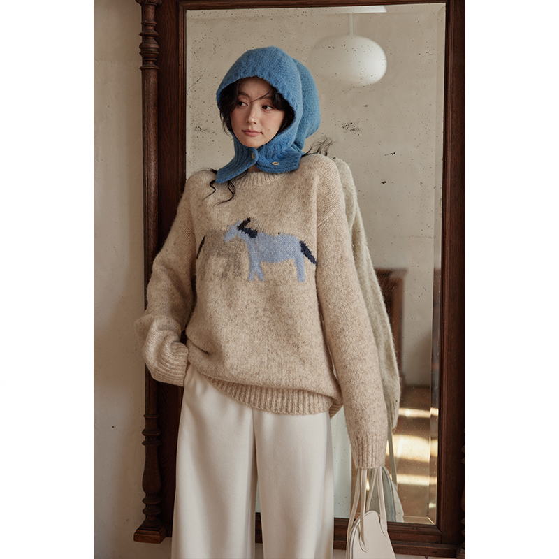 夕蒙【11/28 10:00上新 一件88折 两件叠加78折】燕麦小马毛衣