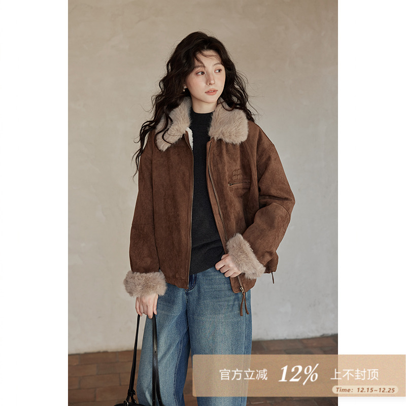 夕蒙2025新款冬季韩系巨好看小个子减龄独特流行咖色麂皮绒厚外套