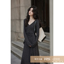 显瘦裙子高级设计感独特别致小众v领连衣裙 时尚 95折 夕蒙2025秋季