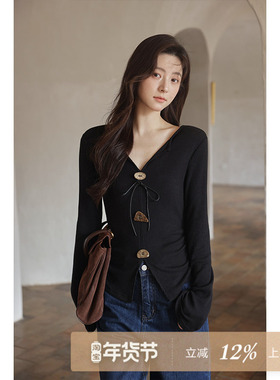 夕蒙2025新款秋季超好看独特漂亮上衣小个子修身小众黑色v领t恤