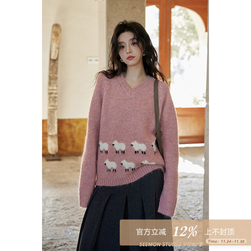 夕蒙2025新款秋冬慵懒高级感针织衫时尚洋气宽松小众粉色v领毛衣