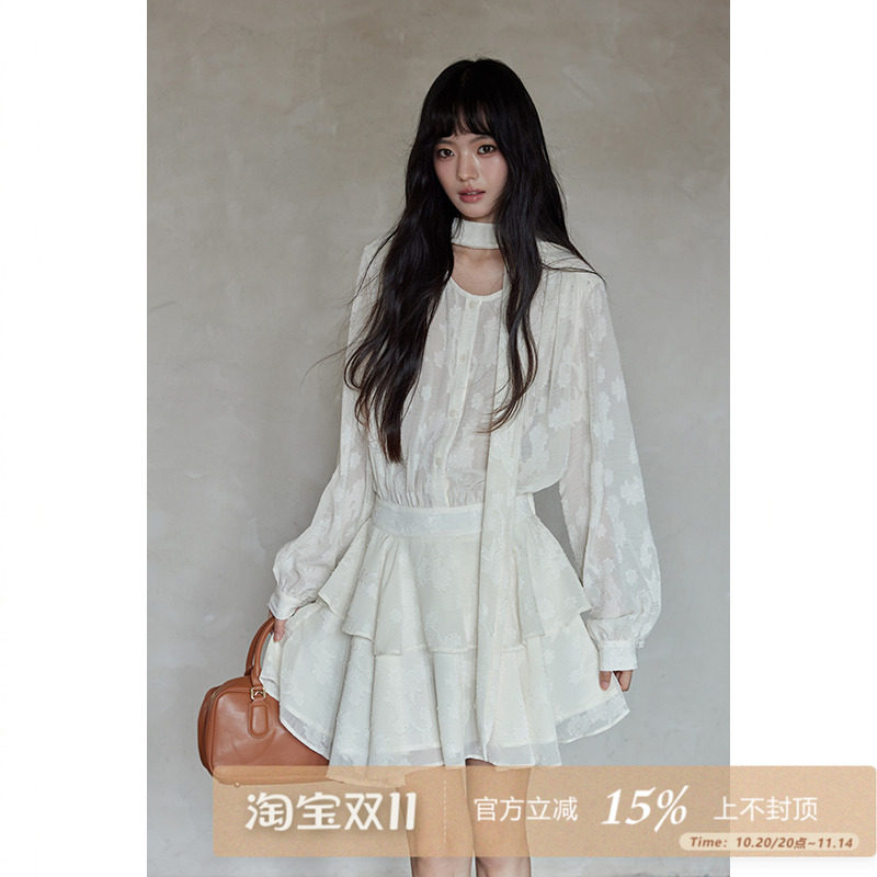 夕蒙2025新款早秋韩系气质裙子设计感小众别致绣花蛋糕裙摆连衣裙