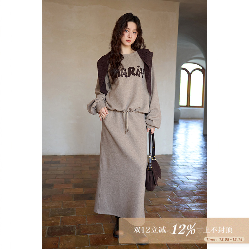 夕蒙2025新款秋冬韩系小个子小众高级独特燕麦杏上衣半身裙两件套