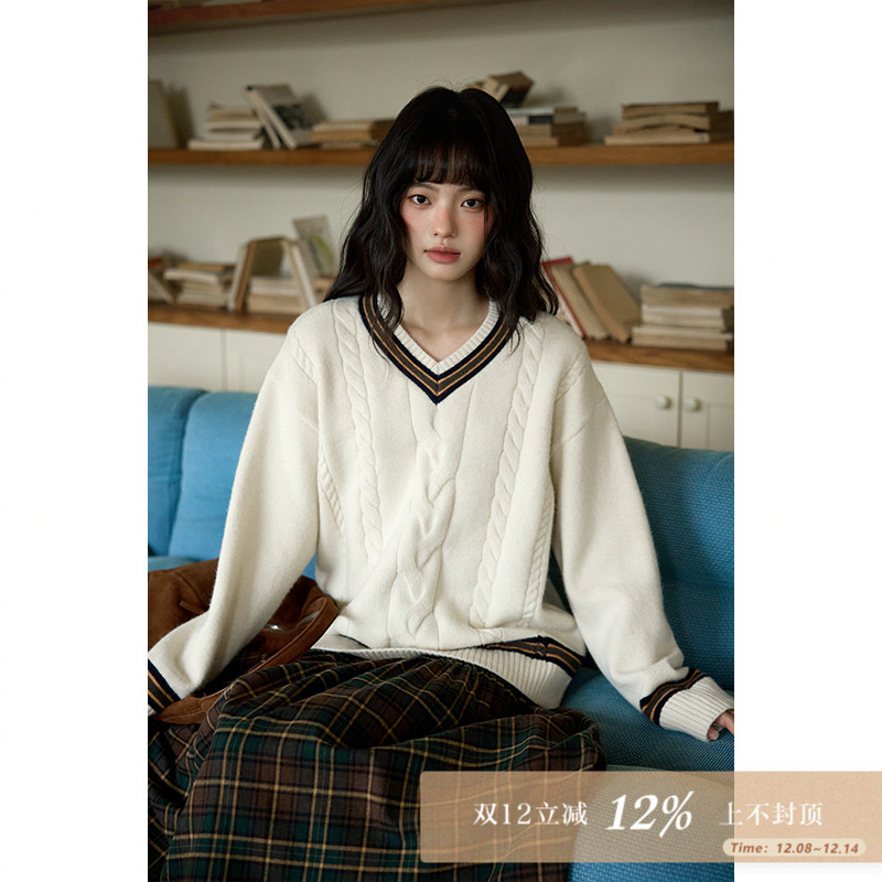夕蒙2025新款冬季韩系针织衫慵懒高级感小个子加厚杏色v领毛衣女