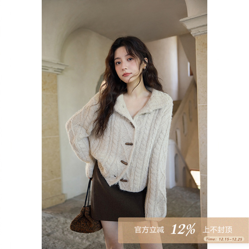 夕蒙2025新款秋冬韩系气质上衣慵懒松弛感宽松高级感杏色毛衣外套