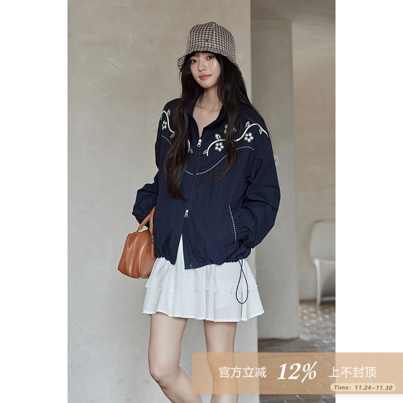 夕蒙2025新款早秋韩系气质上衣小个子小众高级短款设计感藏蓝外套