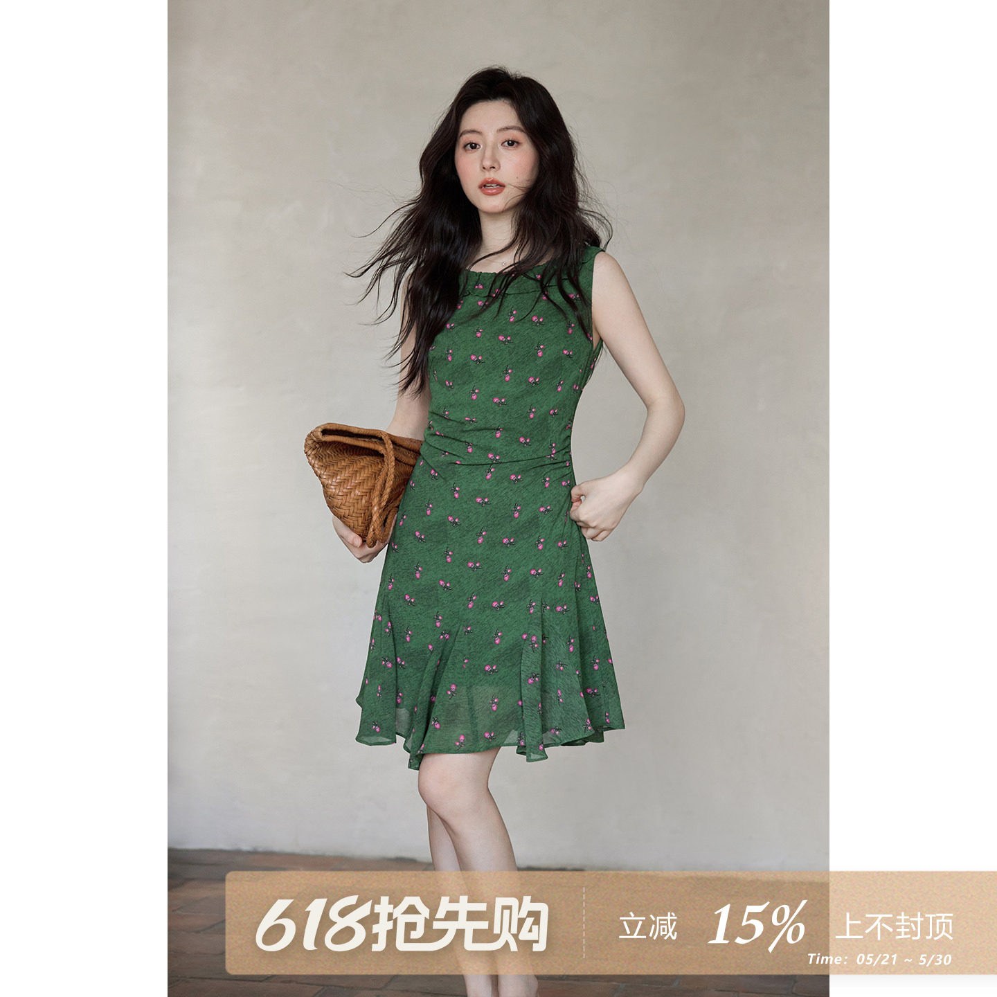 夕蒙2026新款夏季韩系好看裙子绿色掐腰碎花褶皱无袖背心连衣裙女
