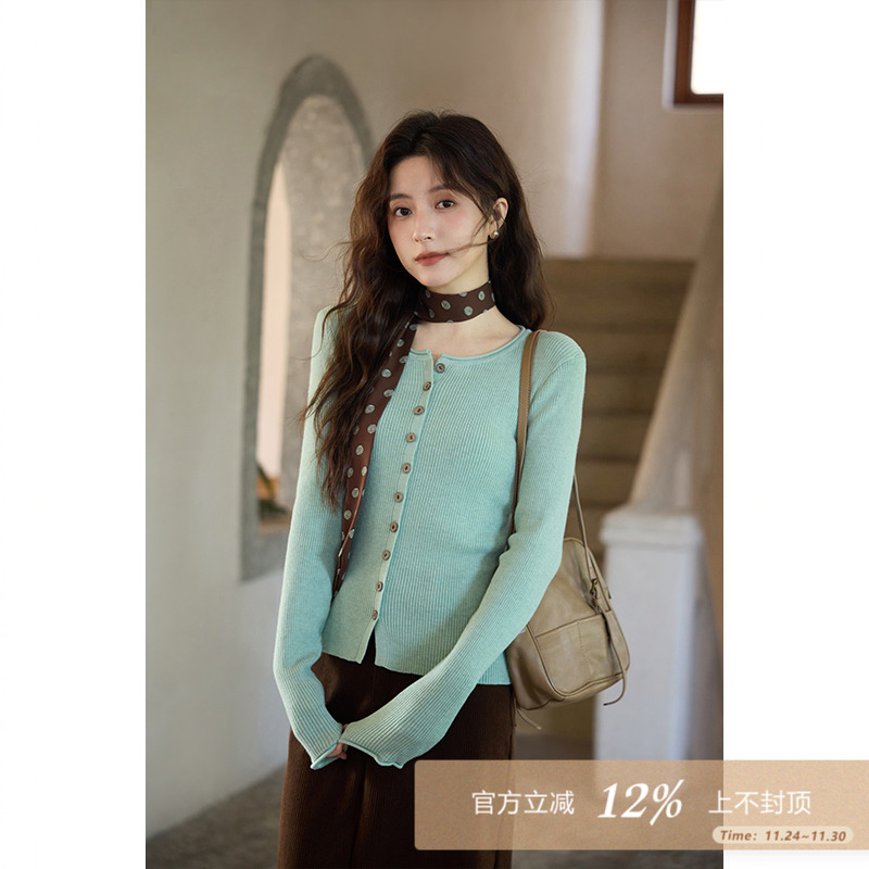 夕蒙2025新款秋韩系气质别致上衣高级小个子修身绝美圆领针织衫女