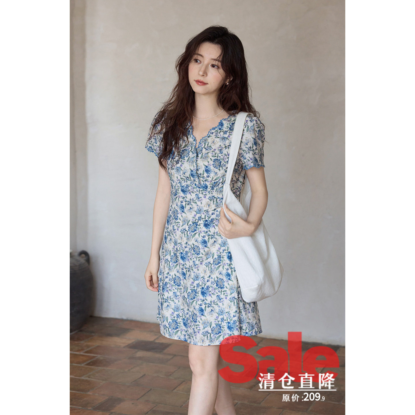 【夏末清仓】夏季韩系独特裙子短款收腰显瘦蓝色花卉a字连衣裙女图片