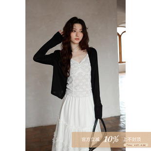 韩系气质小个子小众独特黑色开衫 白色吊带两件套 春季 夕蒙2026新款