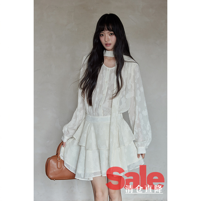 夕蒙2025新款早秋韩系气质裙子设计感小众别致绣花蛋糕裙摆连衣裙