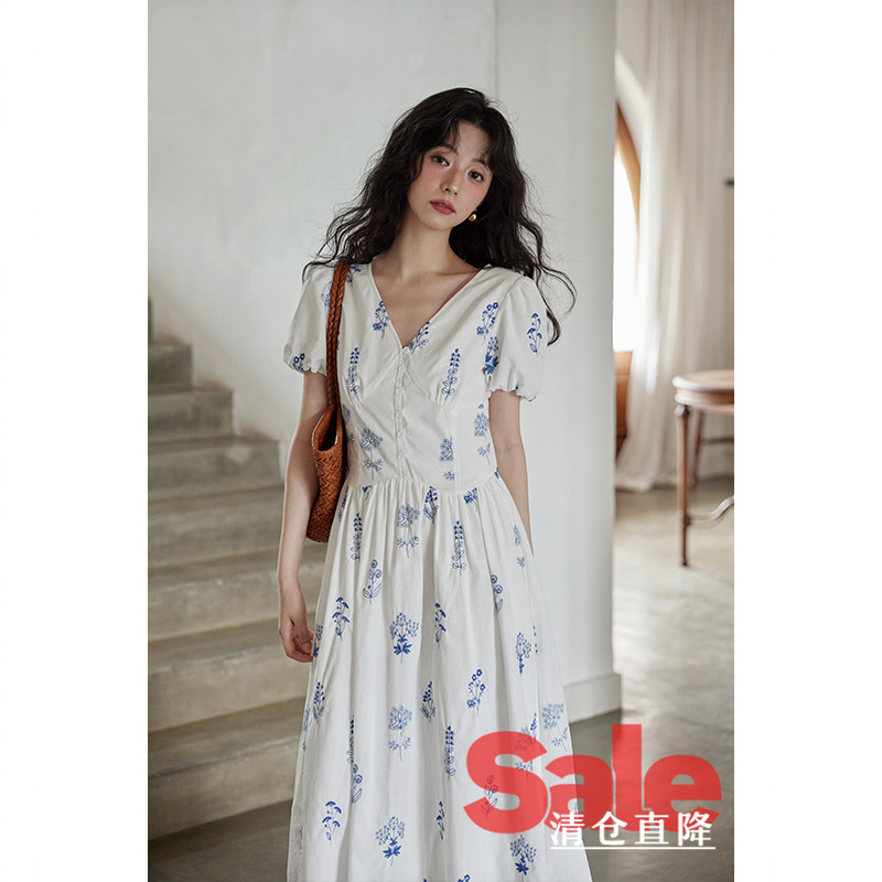 【清仓秒杀】夏季泡泡袖法式气质温柔风收腰白色v领碎花连衣裙女