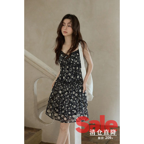 【夏末清仓】夏季韩系好看裙子海边收腰显瘦黑色碎花吊带连衣裙女