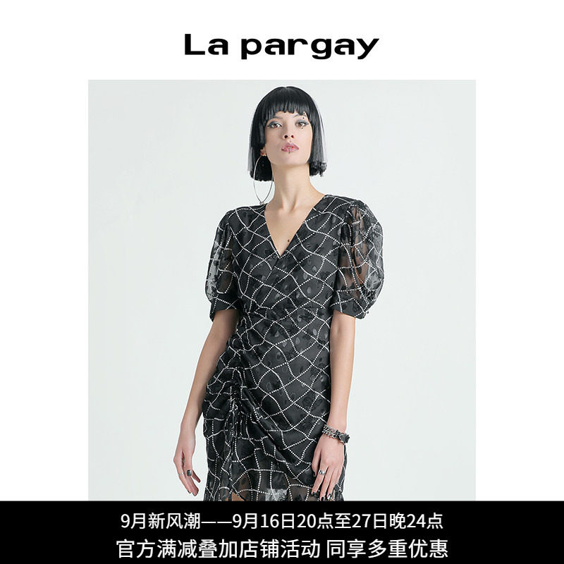 Lapargay纳帕佳V领公主袖连衣裙