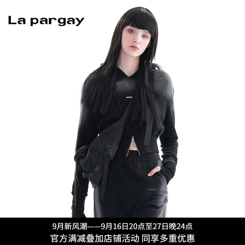 纳帕佳暗黑风连帽卫衣女短款