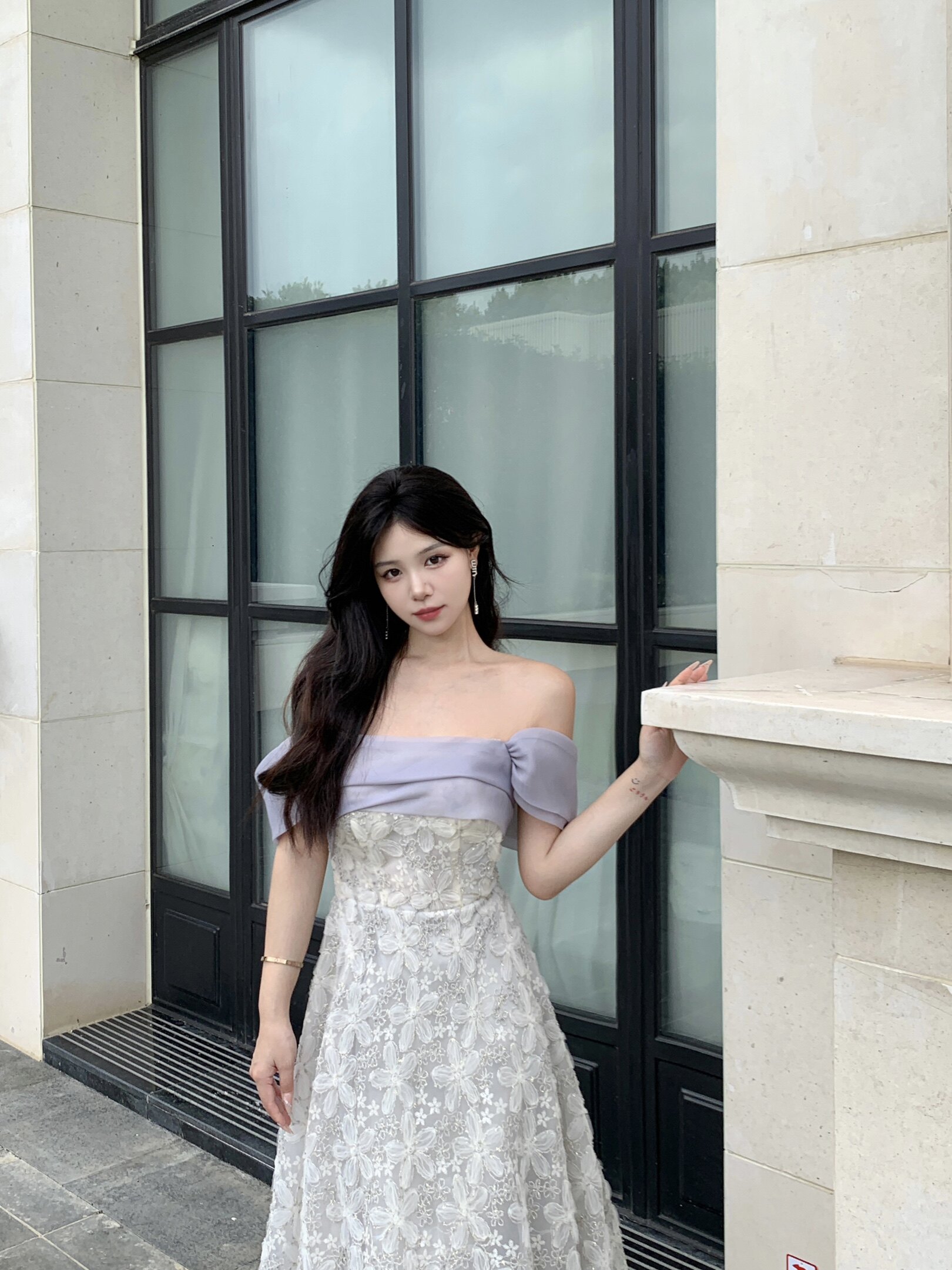 欧根纱亮片细闪一字肩法式立体印花气质淑女风敬酒连衣裙礼服