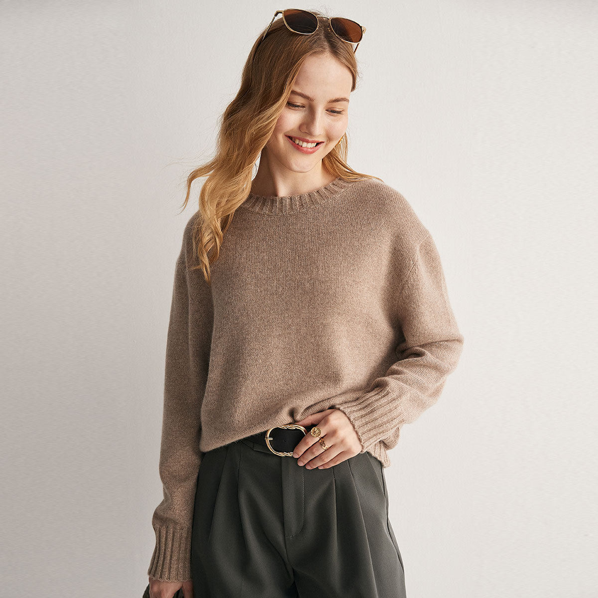 PALUOPO/帕罗秋冬圆领御寒简约毛衣宽松羊绒衫女ET20060R-D