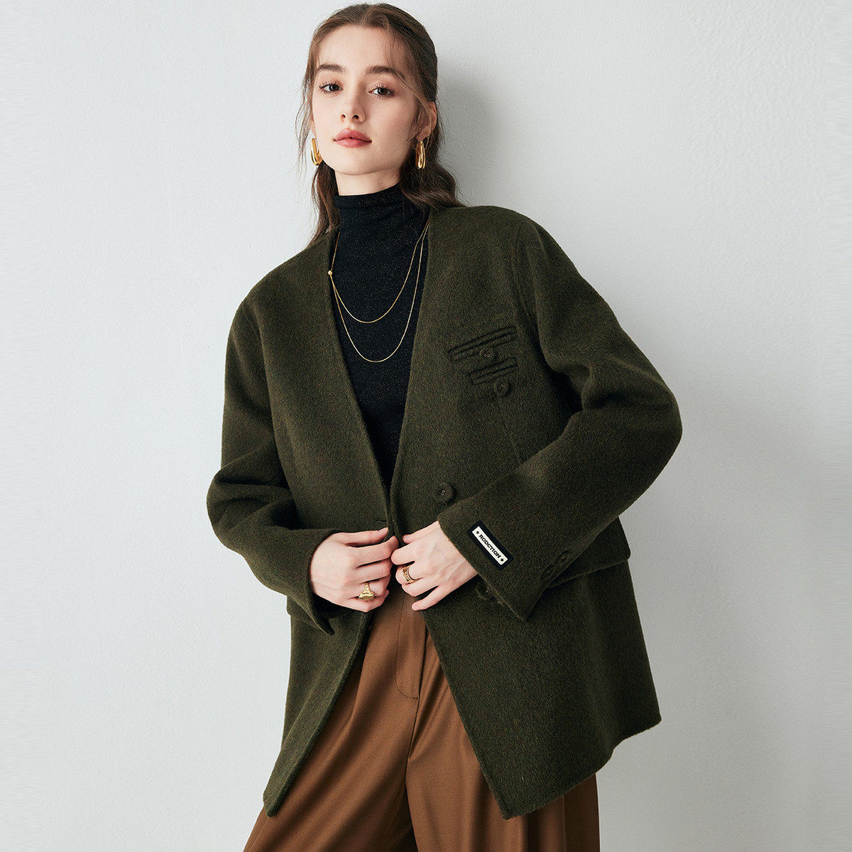 PALUOPO/帕罗绵羊毛时尚女大衣ET250003D