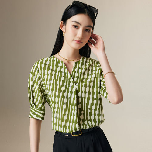 PALUOPO/帕罗水墨印花V领泡泡袖衬衫T恤女通勤ES2F0258Z