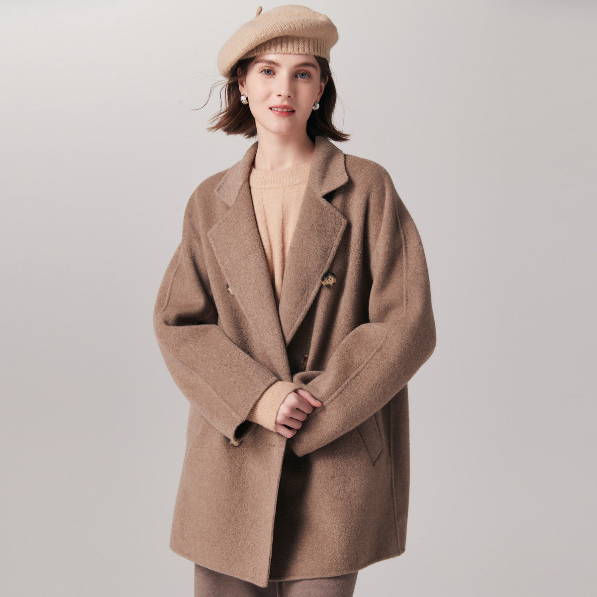 PALUOPO/帕罗山羊绒中长款女大衣ET23063D