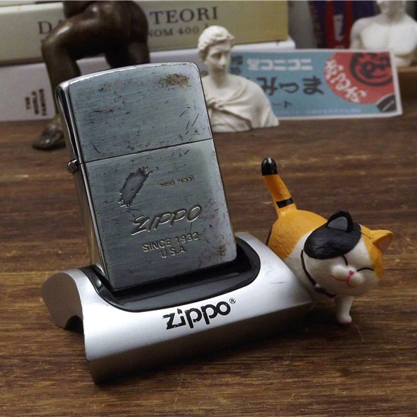 二手Zippo05年好品镀银蚀ZIPPO/芝宝
