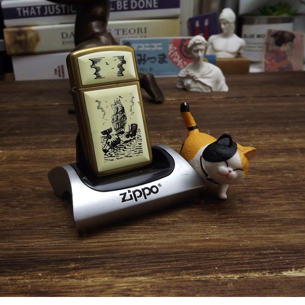 二手Zippo99年好品近新纯铜贴章捕鲸船窄机正品美国防风