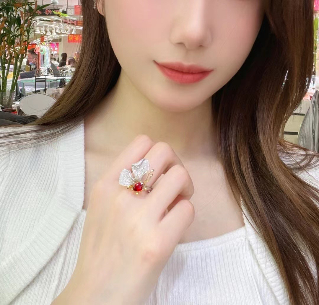 无烧鸽血红红宝石戒指主石1.08ct钻石1.029ct总重9.14克